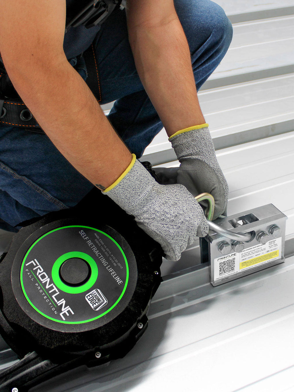 Frontline RO2W anchor clamped on a standing seam metal roof