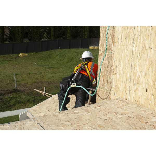 Super Anchor 4083 Maxima 3-strand vertical lifeline in use on a sloped roof