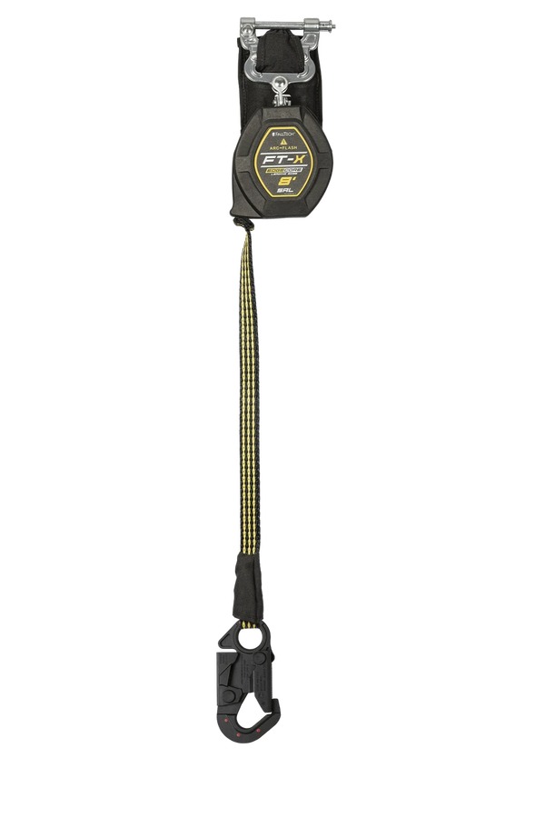 Falltech FT-X® EdgeCore™ Longueur 8 pi, Antichute à rappel automatique personnel (ARAP) de bord de toit de classe 2 de protection contre les arcs électriques, à sangle unique avec mousqueton à fermeture automatique diélectrique, N° FAB. 84008SPD1
